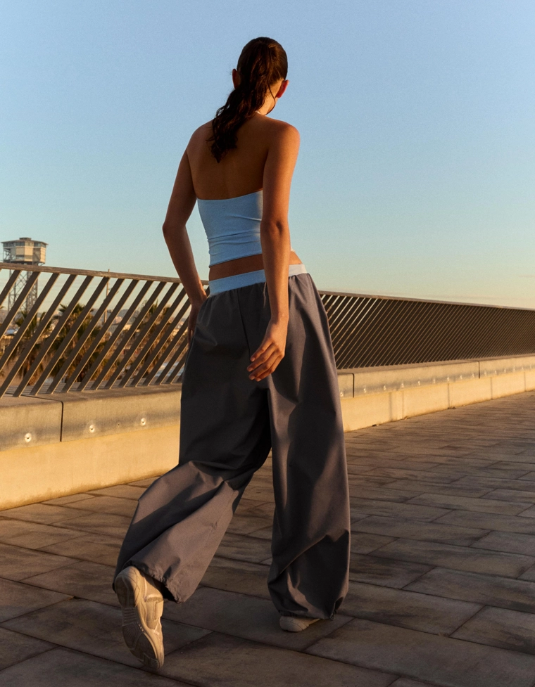 Брюки-парашюты из высокотехнологичного материала