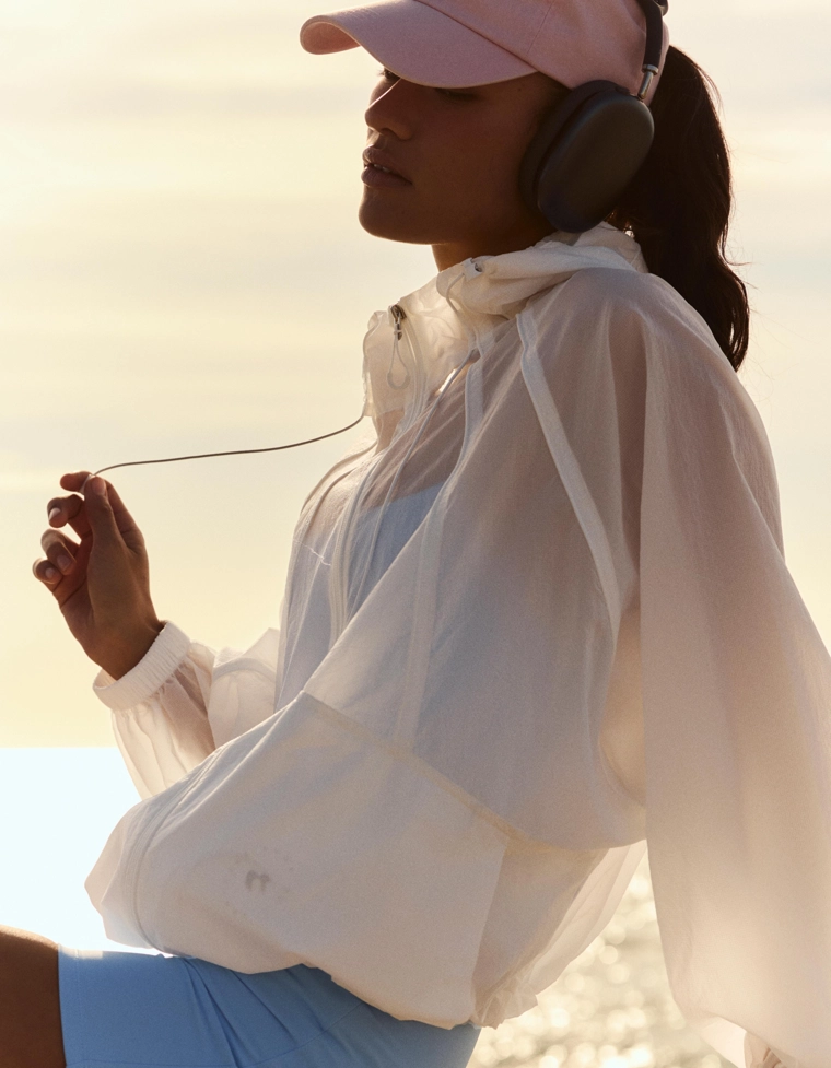 Куртка из нейлона с капюшоном