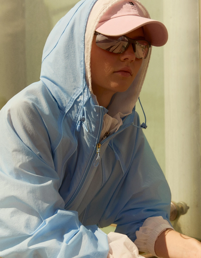 Куртка из нейлона с капюшоном