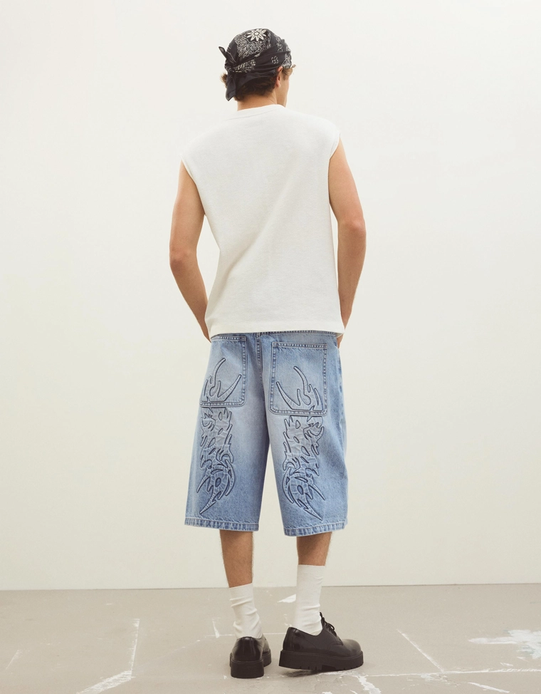 Джинсовые шорты свободного кроя