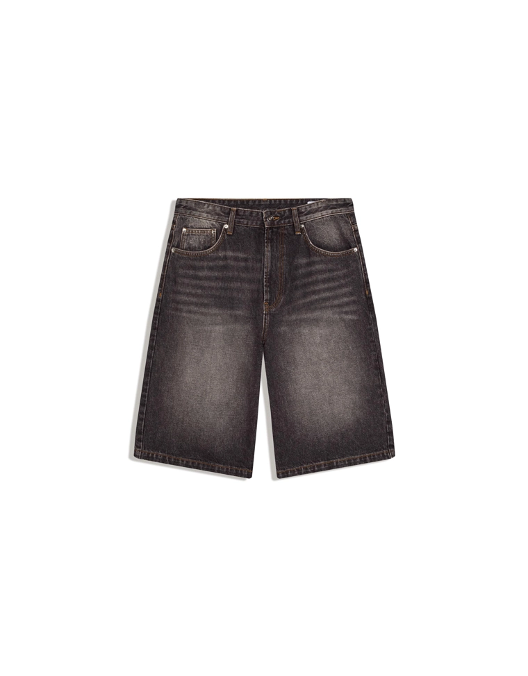 Джинсовые шорты с вышивкой