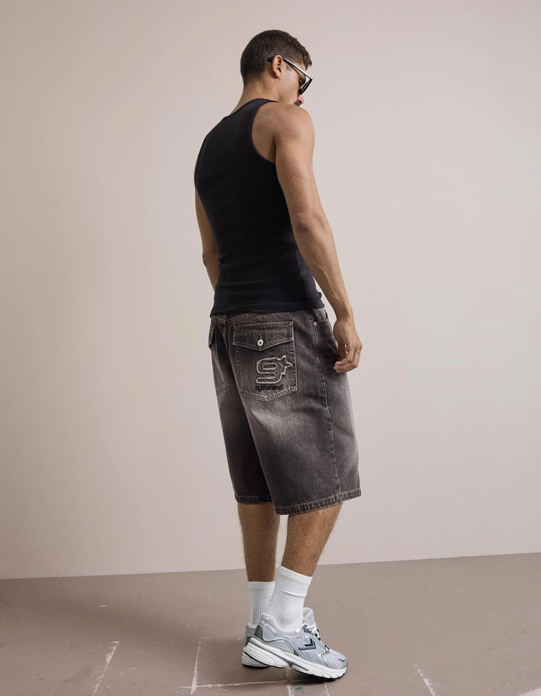 Джинсовые шорты с вышивкой