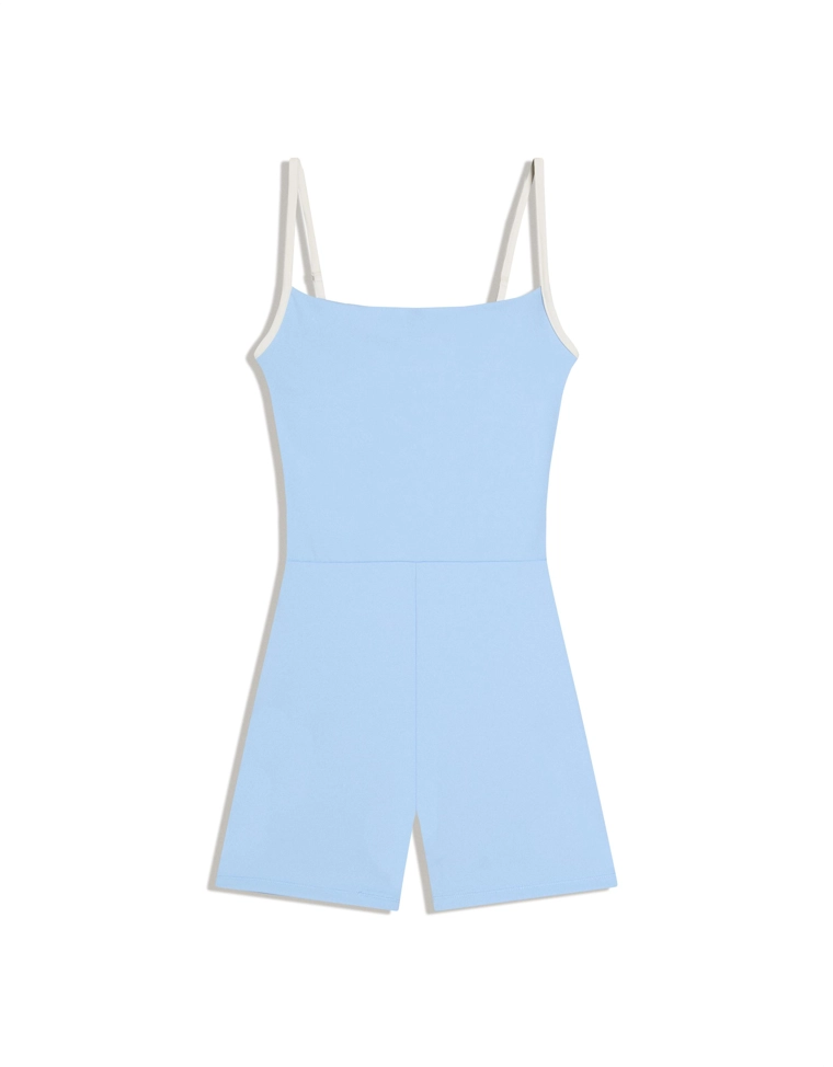 Короткий комбинезон с контрастными бретелями