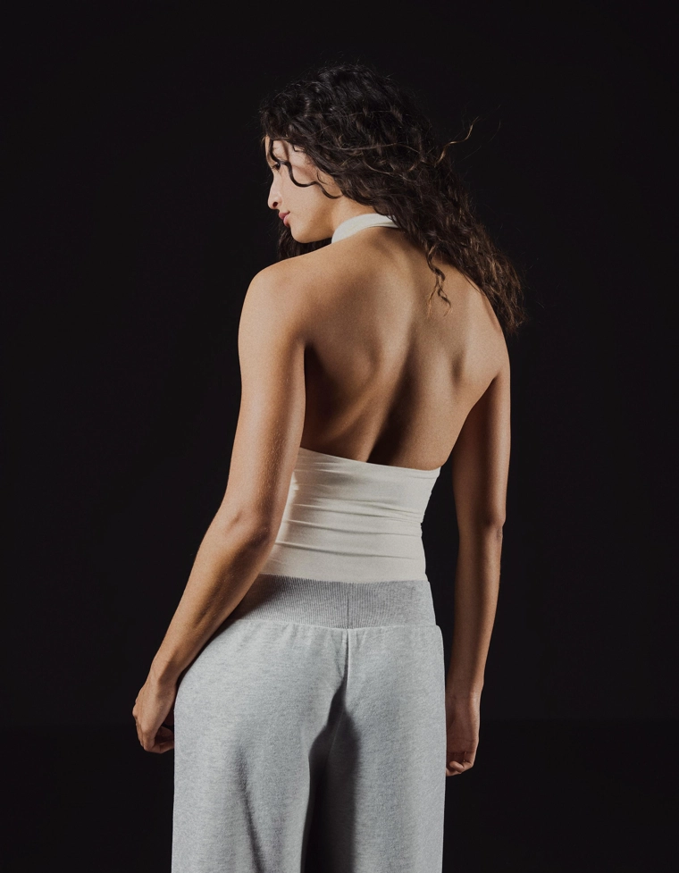 Боди с горловиной халтер