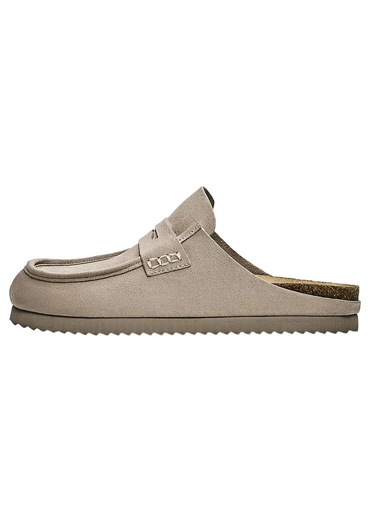 Сабо с декоративной вставкой