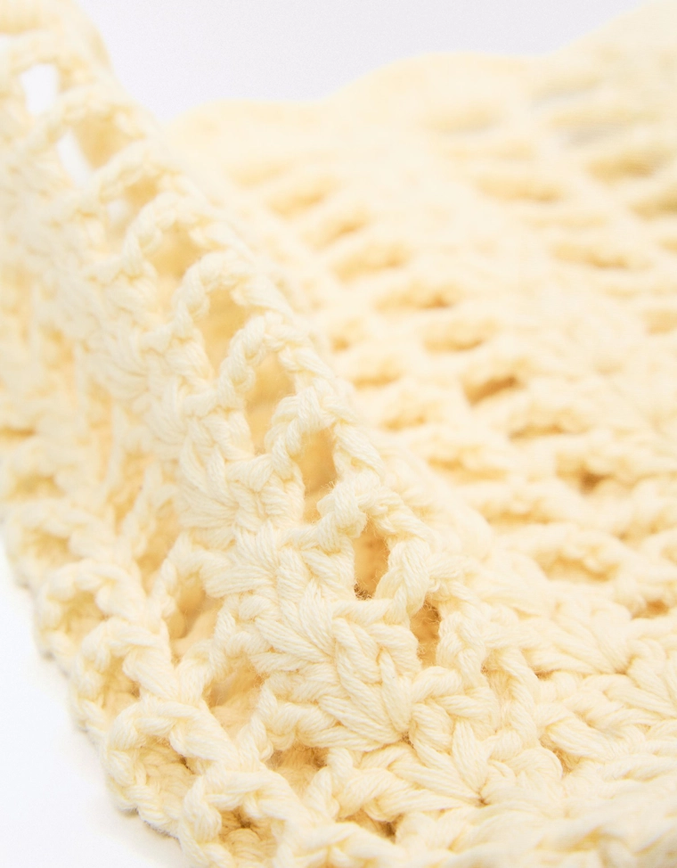 Вязаная шапка-каскетка