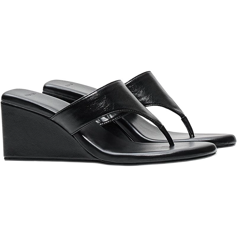 Сандалии на танкетке