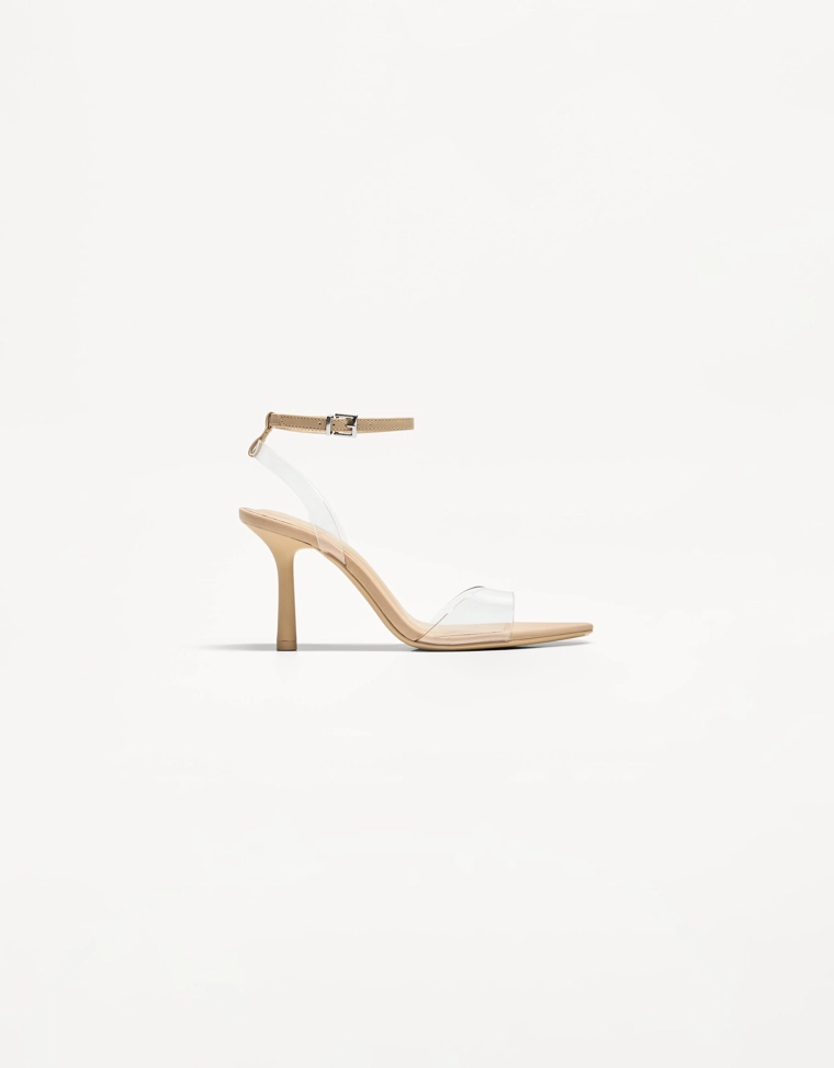 Босоножки из винила на каблуке