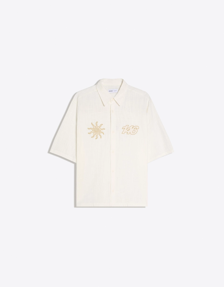 Рубашка свободного кроя с короткими рукавами и вышивкой