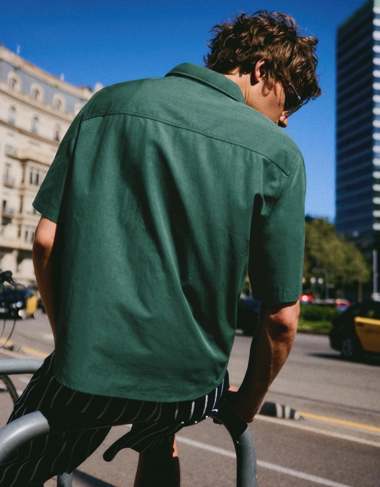 Рубашка оверсайз с короткими рукавами и принтом