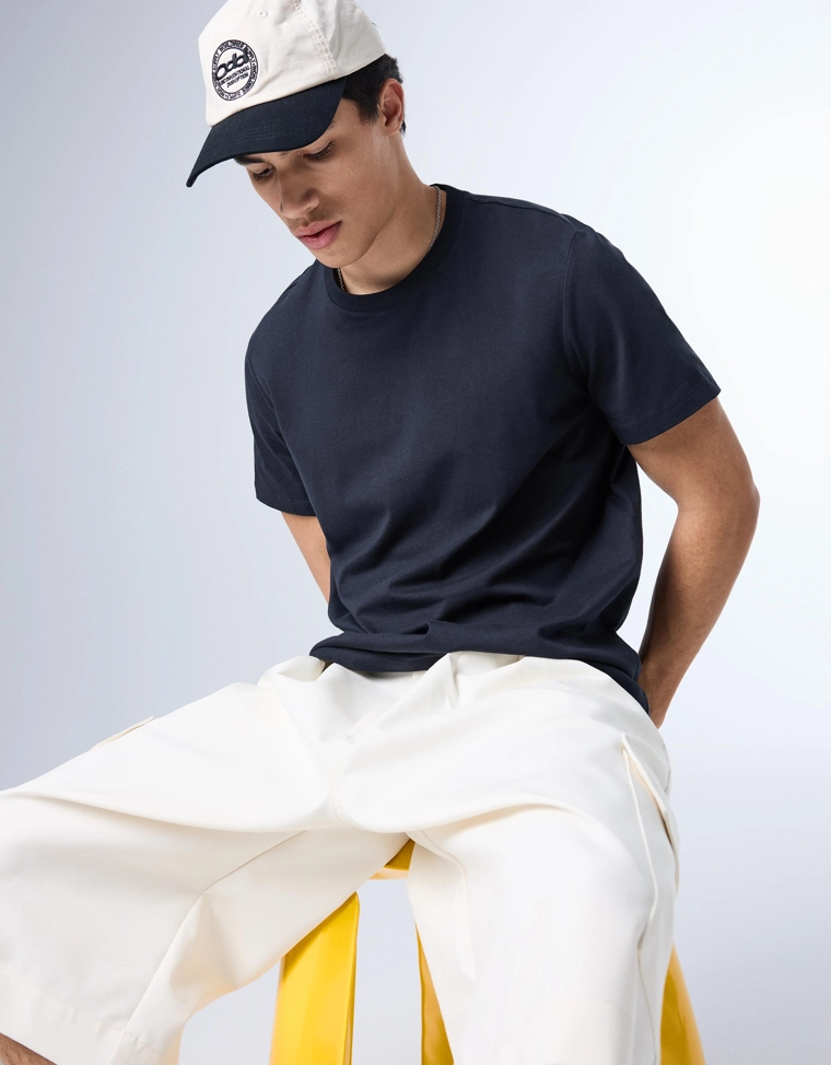 Футболка классического кроя