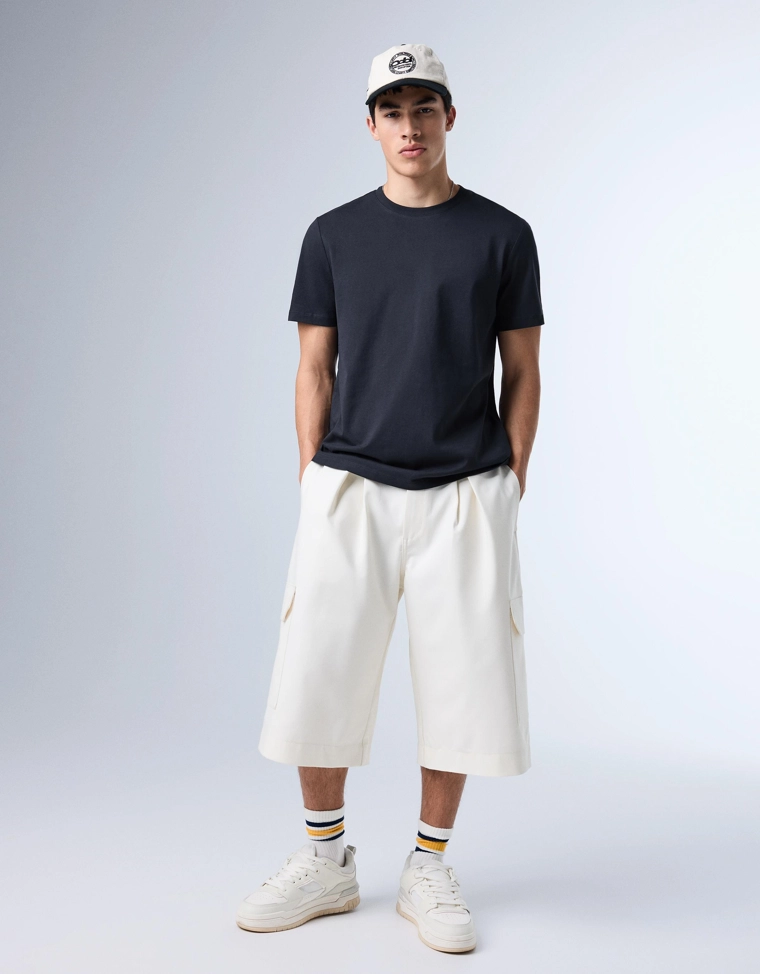 Футболка классического кроя