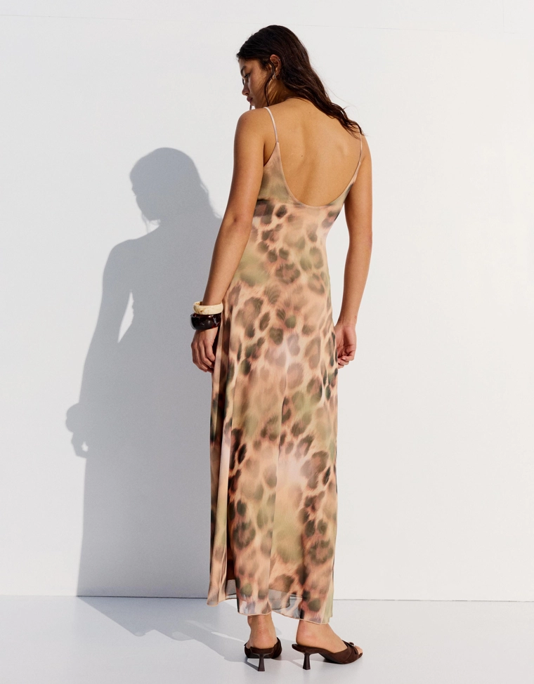 Платье миди из полупрозрачной ткани с анималистическим принтом