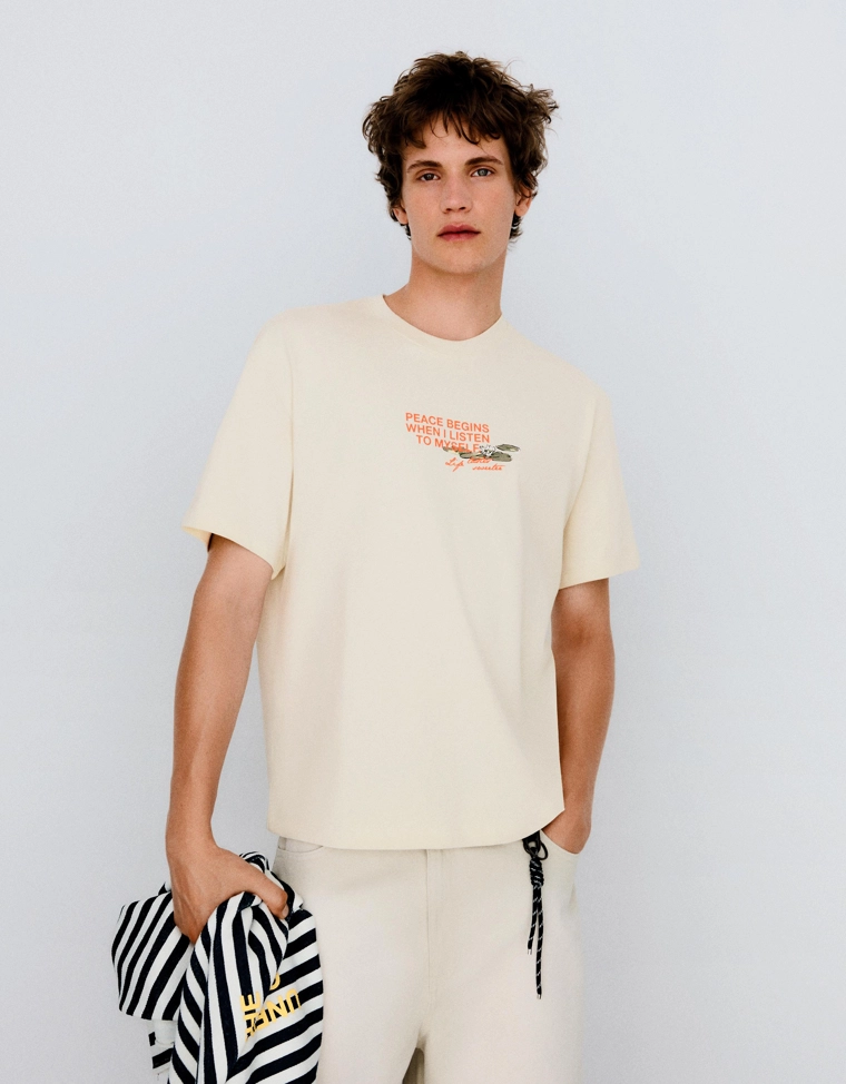 Футболка геометрического кроя с принтом