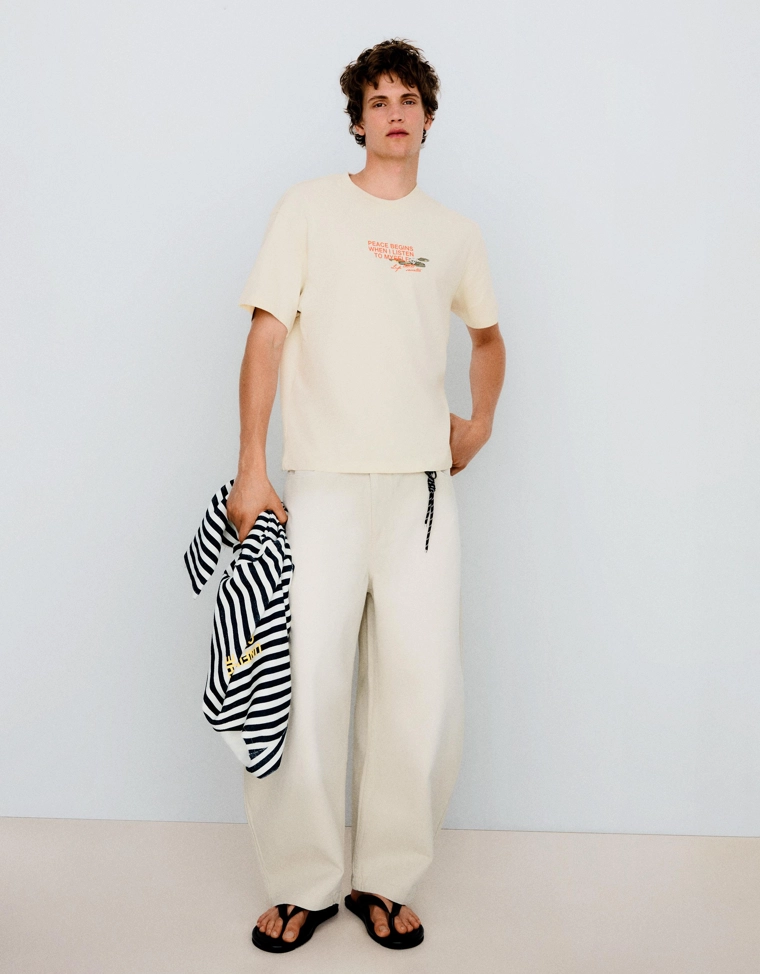 Футболка геометрического кроя с принтом