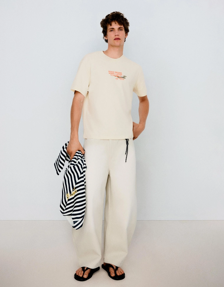 Футболка геометрического кроя с принтом