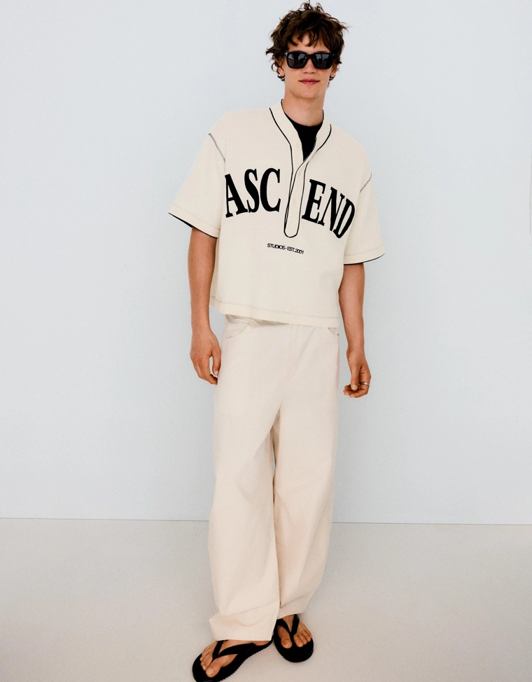 Футболка с принтом и рифленой текстурой