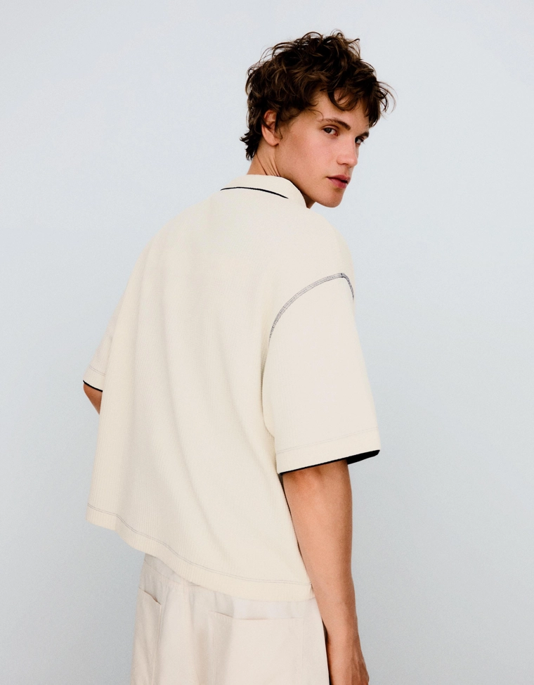 Футболка с принтом и рифленой текстурой