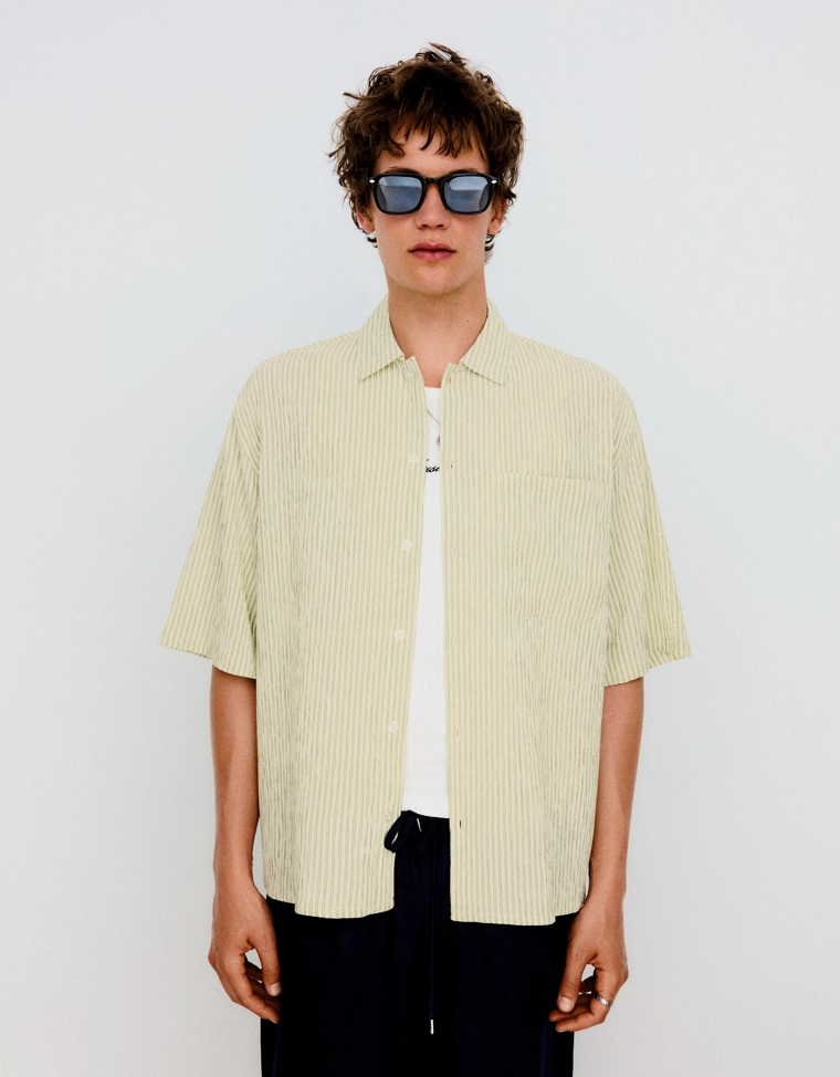 Рубашка свободного кроя в полоску с короткими рукавами