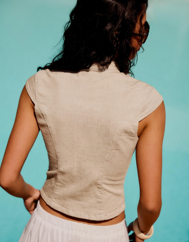 Джинсовый топ на двух пуговицах