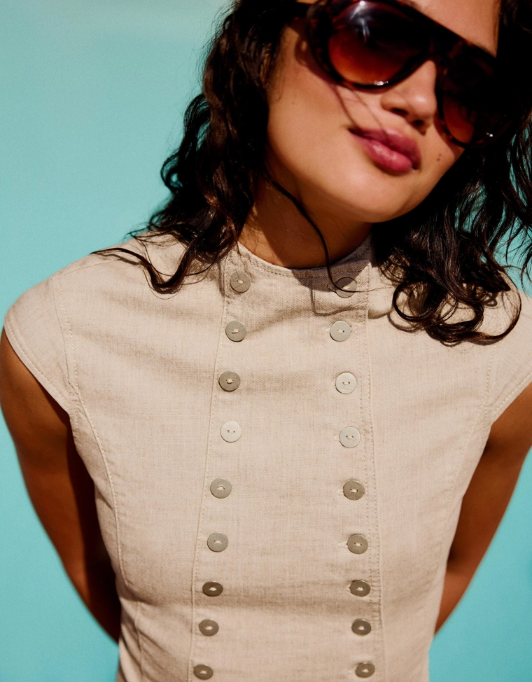 Джинсовый топ на двух пуговицах