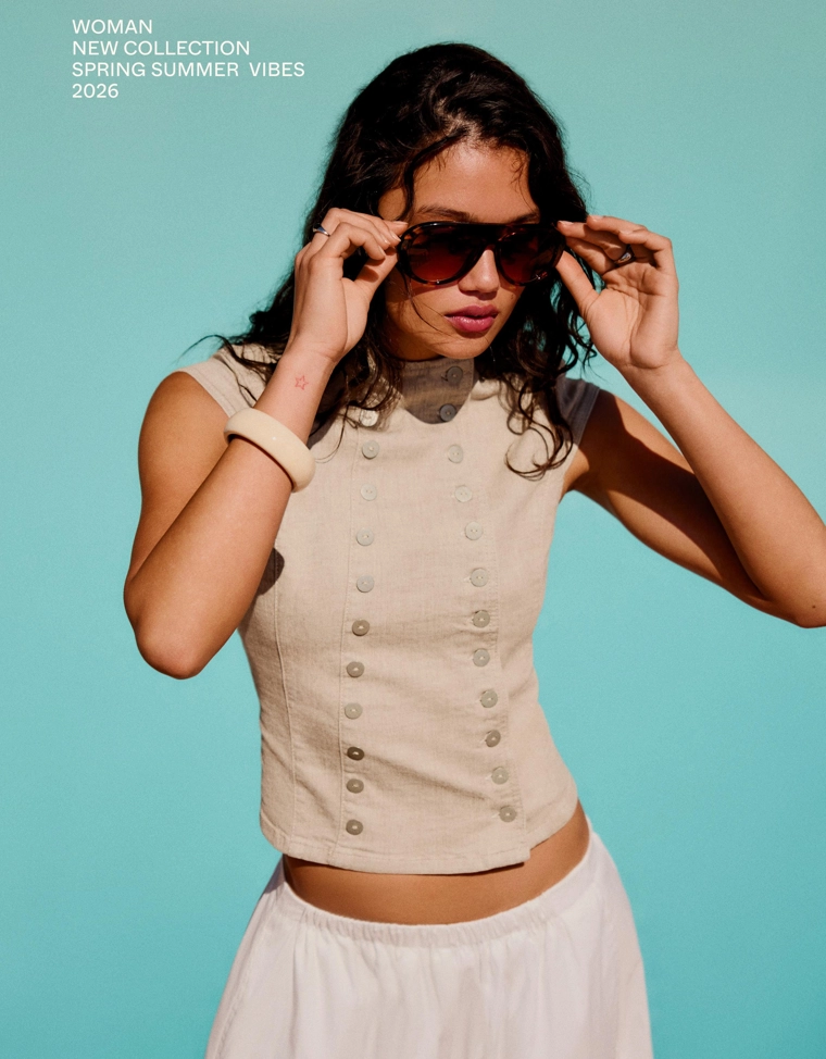 Джинсовый топ на двух пуговицах