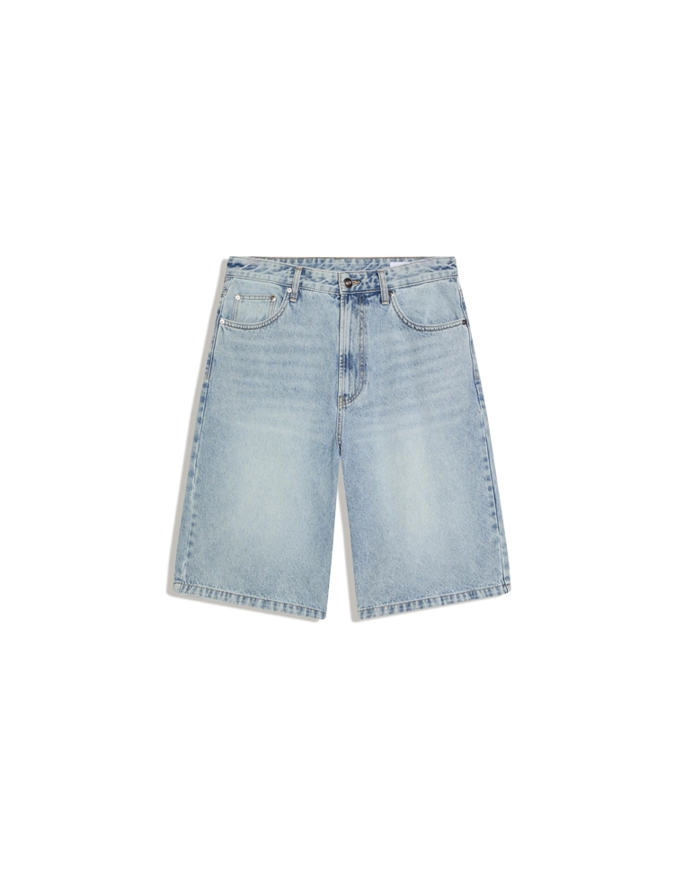 Джинсовые шорты с вышивкой