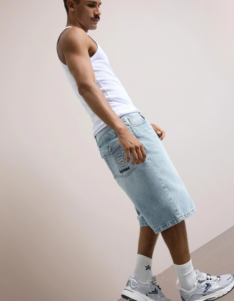 Джинсовые шорты с вышивкой