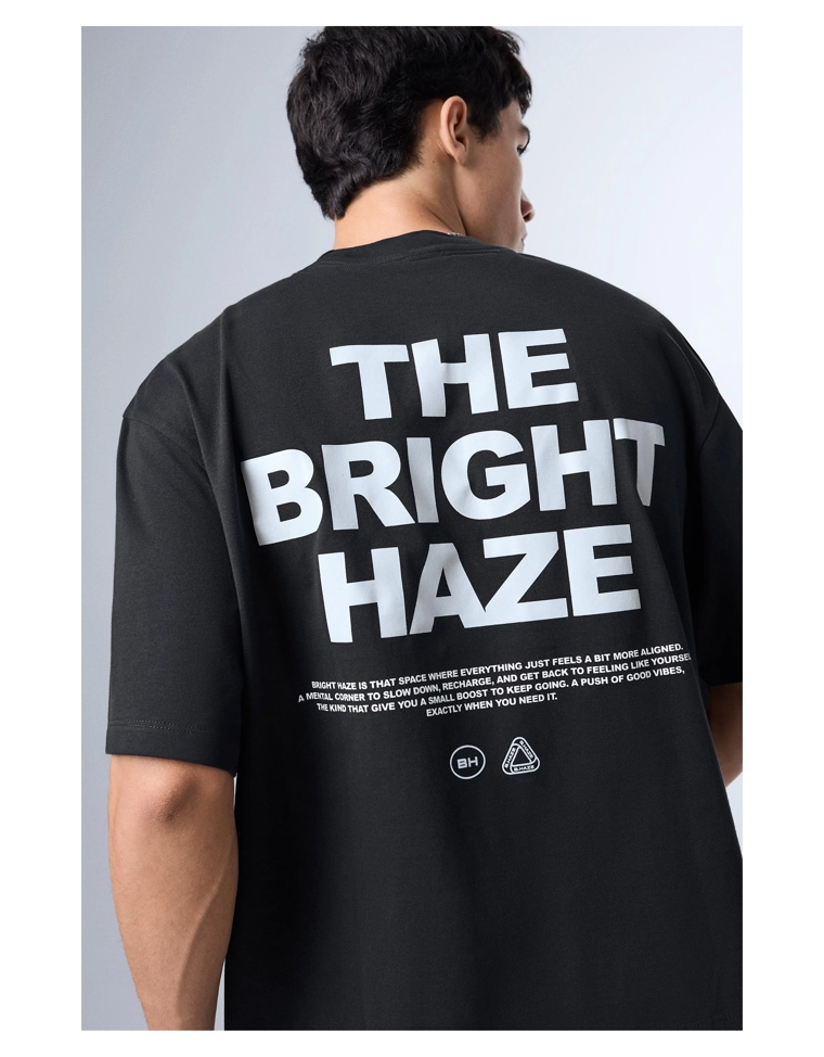 Футболка геометрического кроя с надписью в уличном стиле