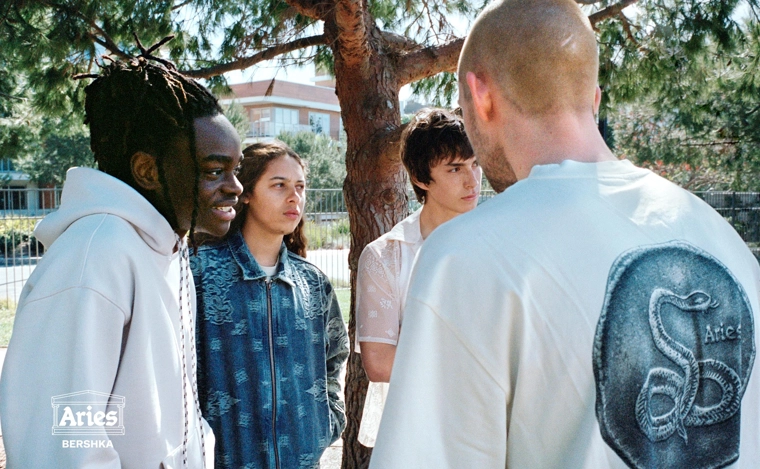 Футболка свободного кроя ARIES X BERSHKA