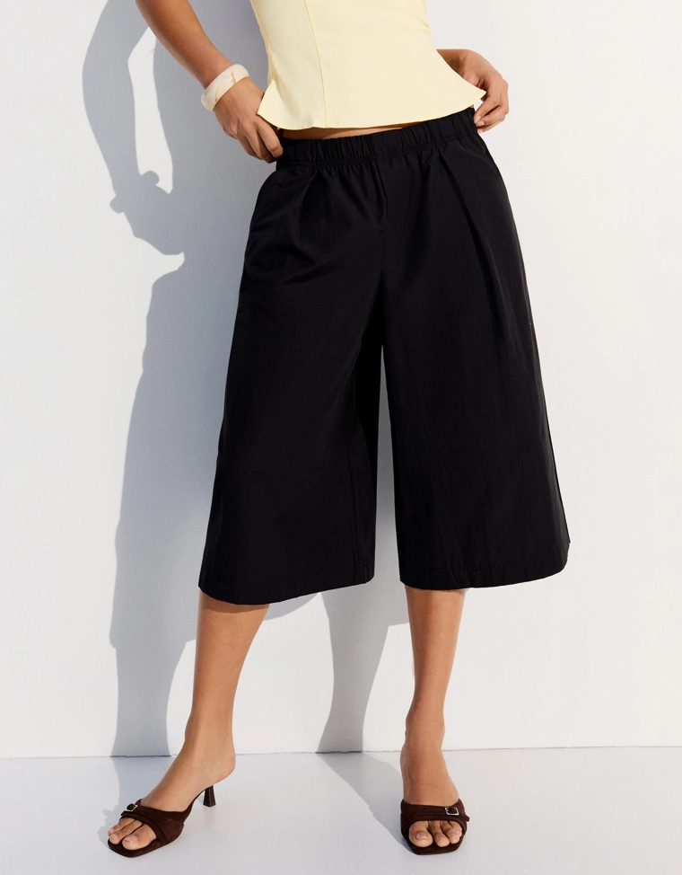 Брюки-кюлоты бермуды с эластичным поясом