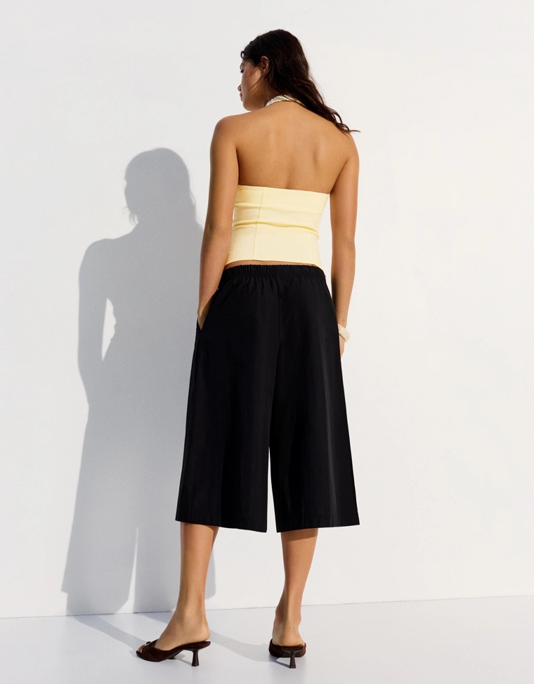 Брюки-кюлоты бермуды с эластичным поясом