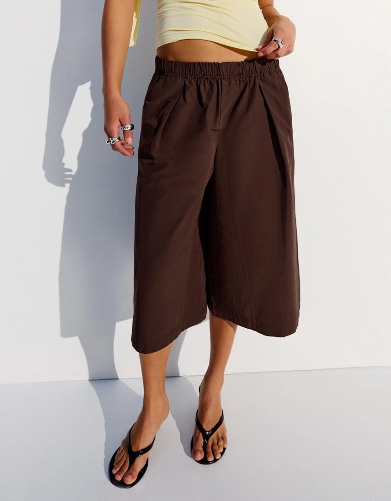 Брюки-кюлоты бермуды с эластичным поясом