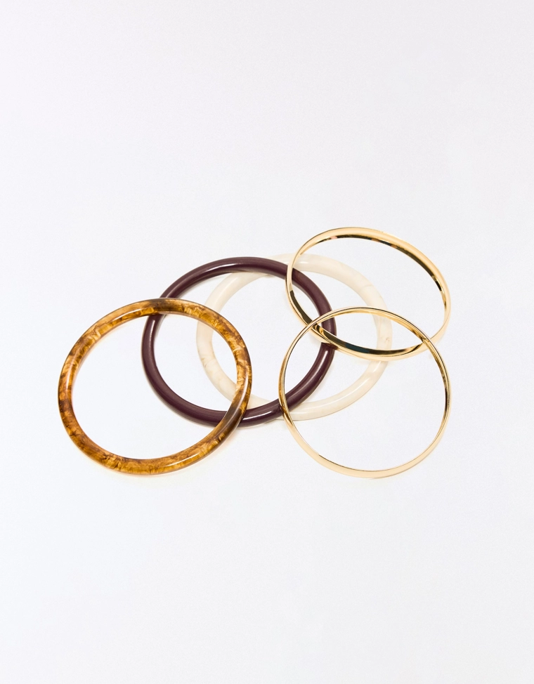 Набор браслетов из смолы