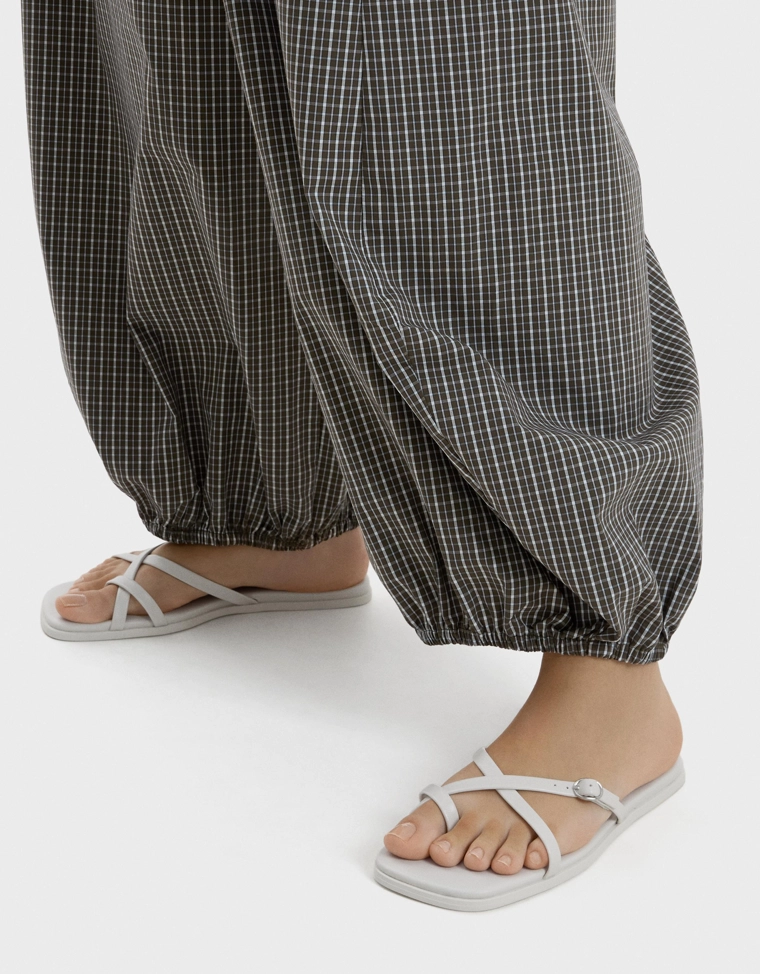 Сандалии с ремешками