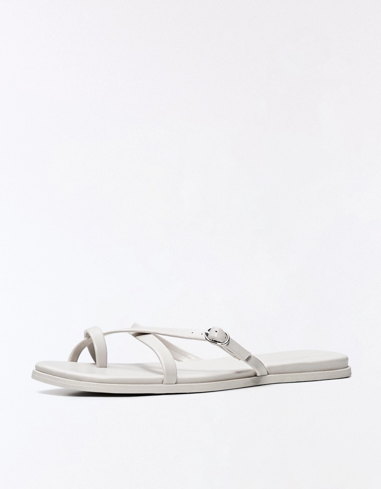 Сандалии с ремешками