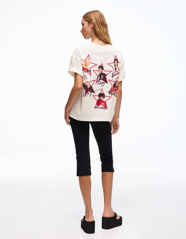 Футболка геометрического кроя с принтом High School Musical