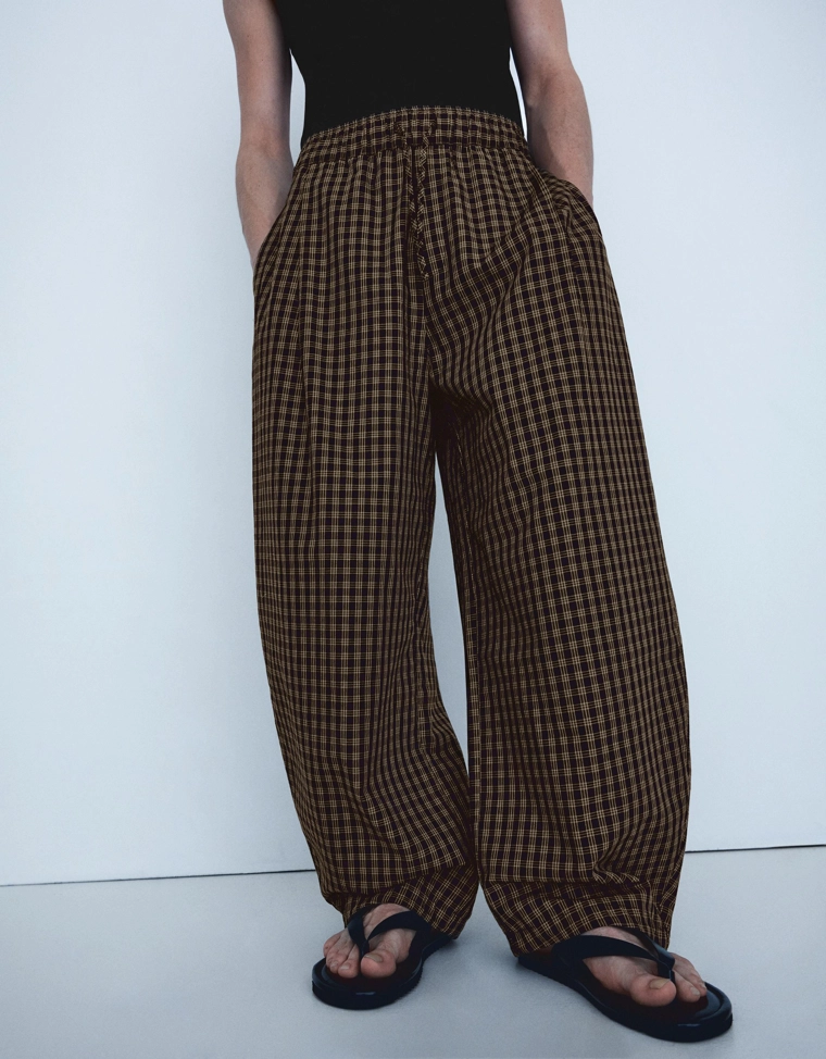 Брюки-джоггеры в клетку