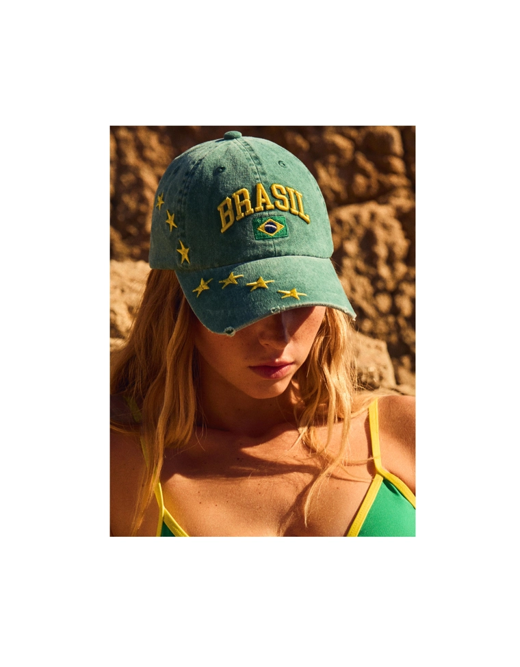 Кепка с вышивкой Brasil