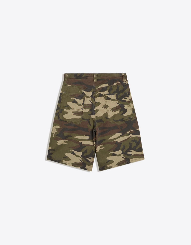 Шорты-бермуды в стиле скейтер с принтом