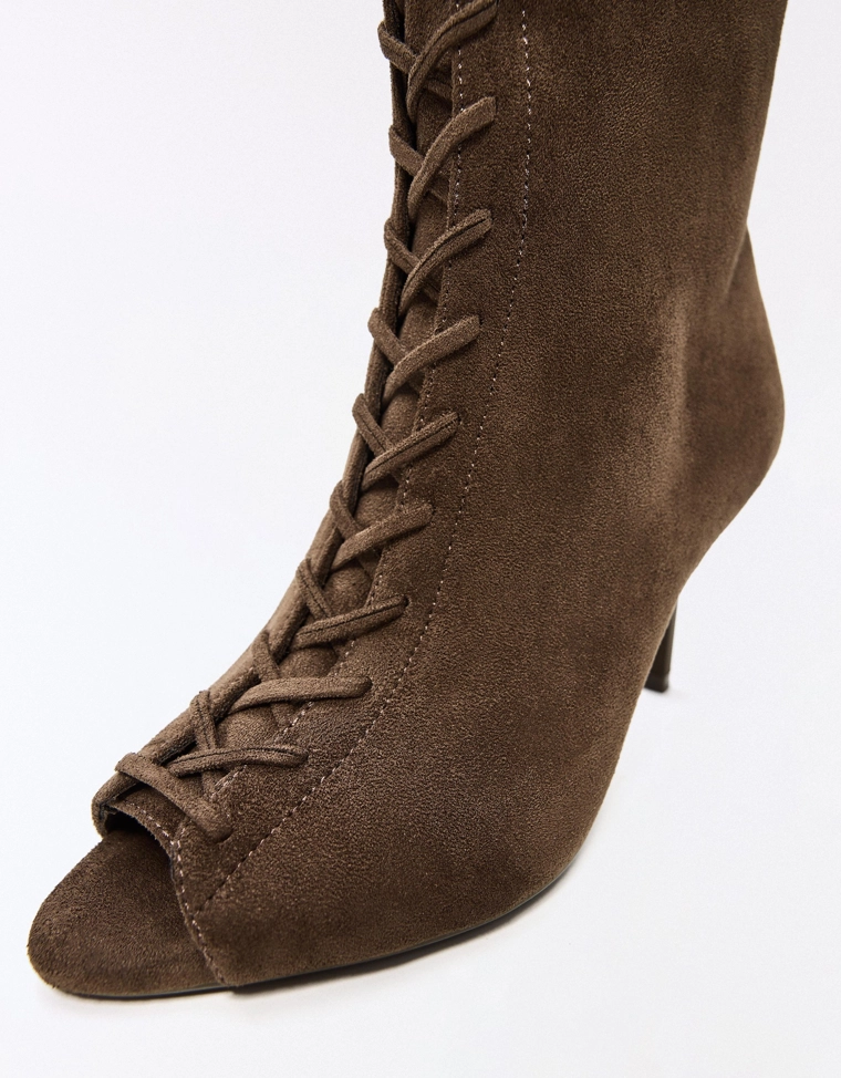CORSET heel boots with split