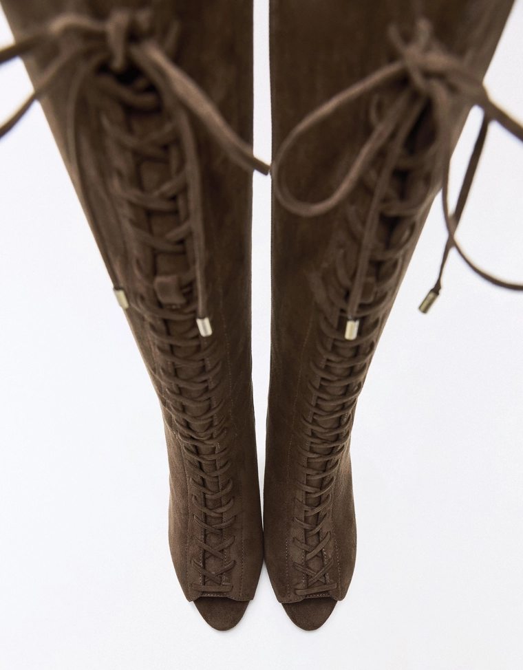 CORSET heel boots with split