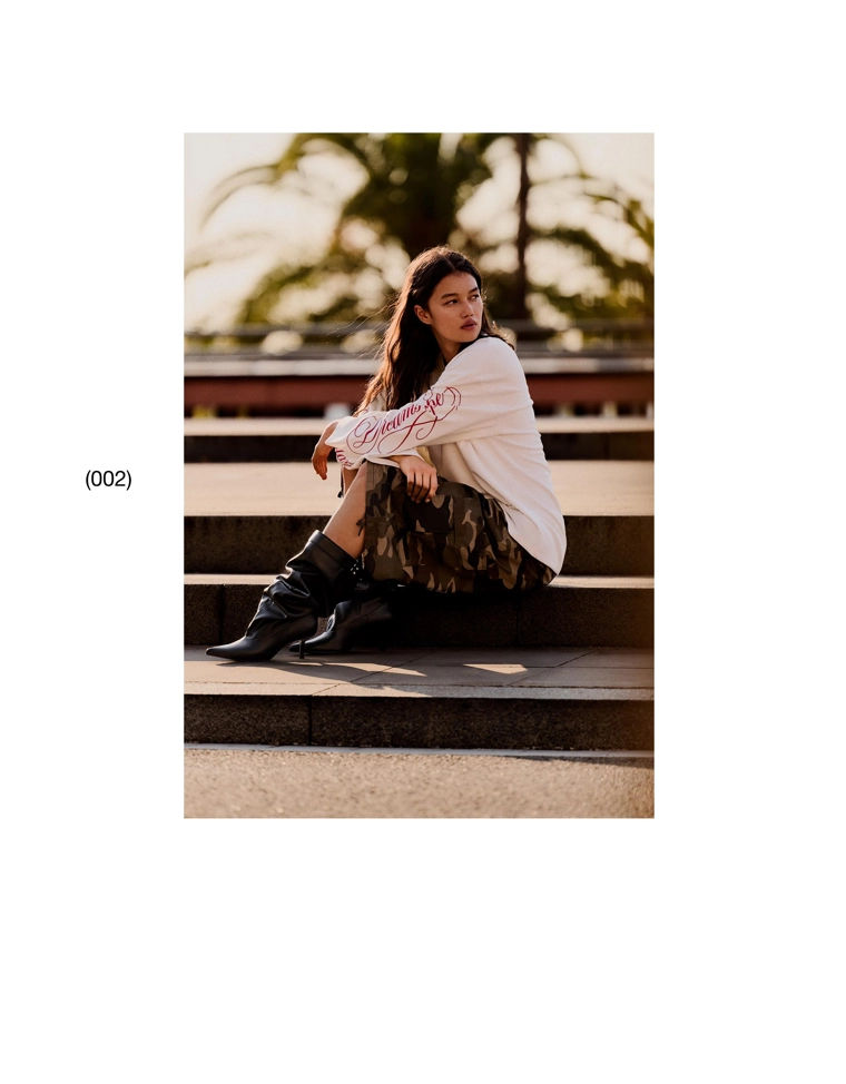 Adjustable slouchy heel boots