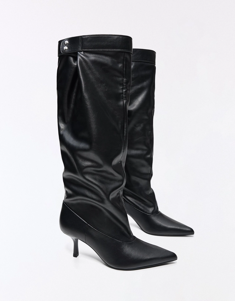 Adjustable slouchy heel boots