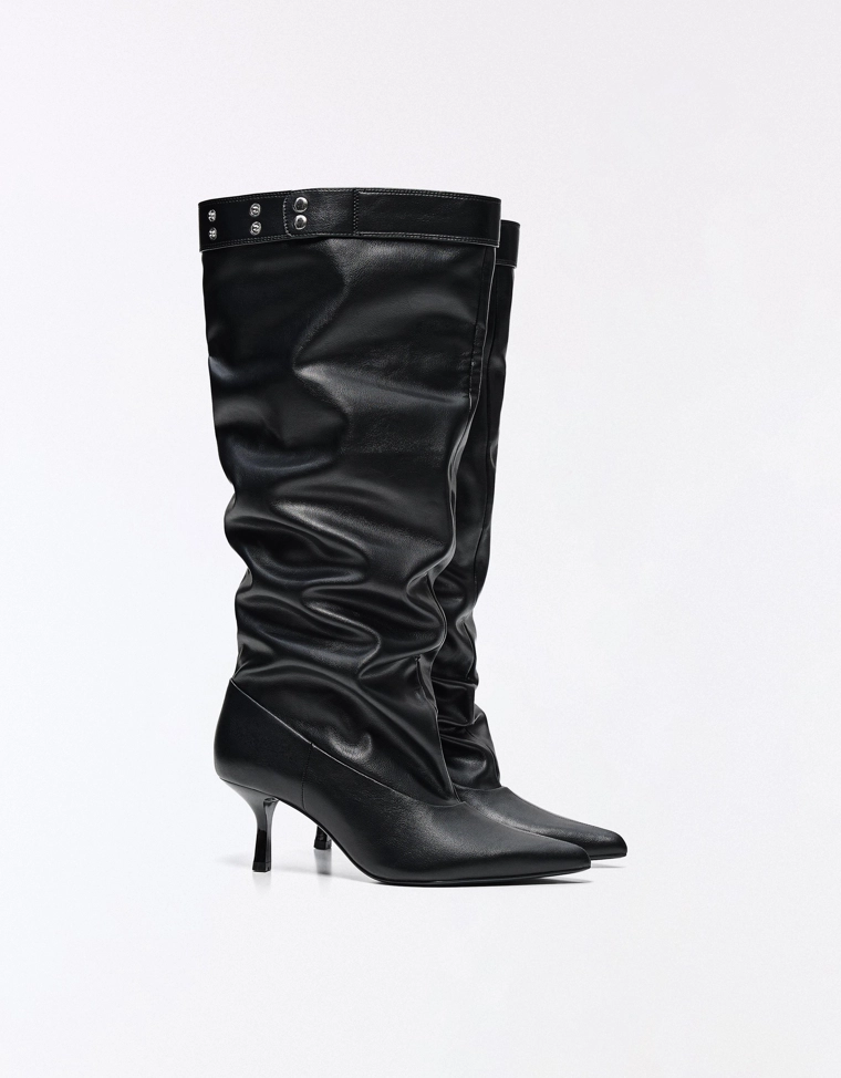 Adjustable slouchy heel boots