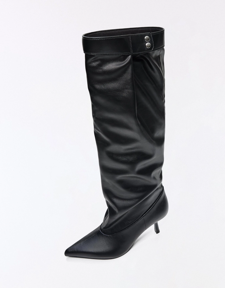Adjustable slouchy heel boots