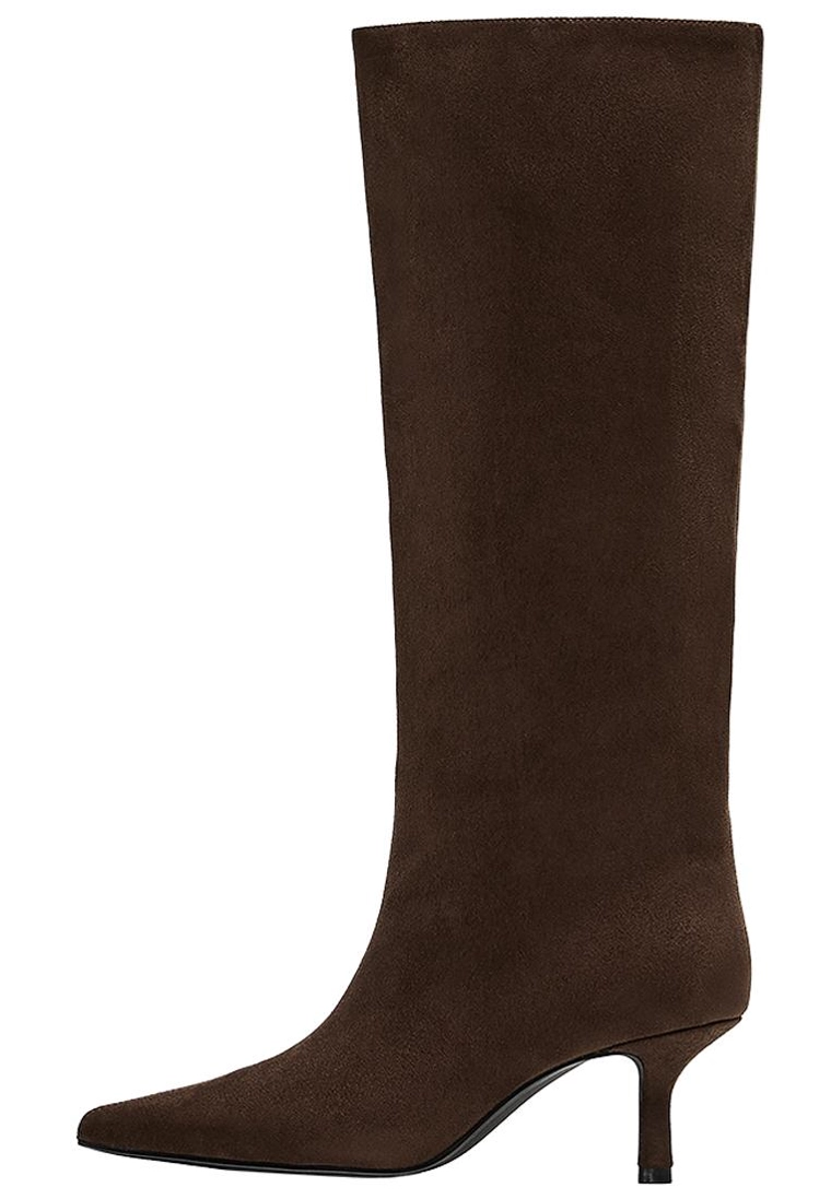 Kitten heel boots