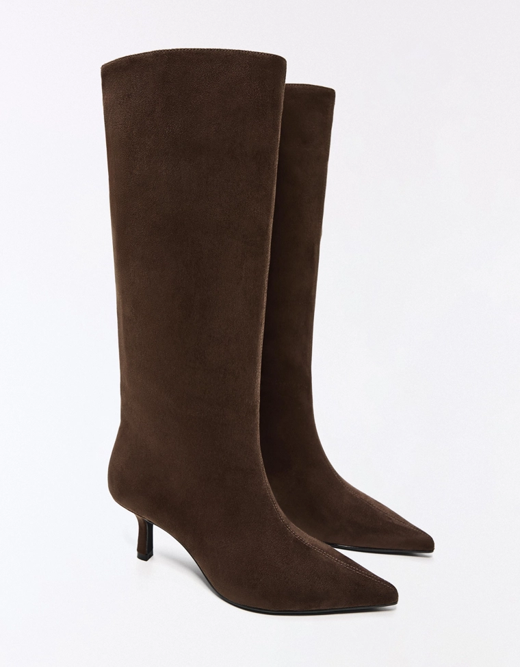 Kitten heel boots