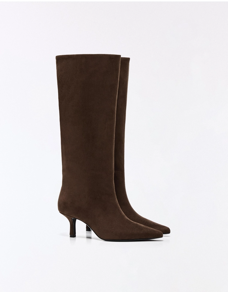 Kitten heel boots