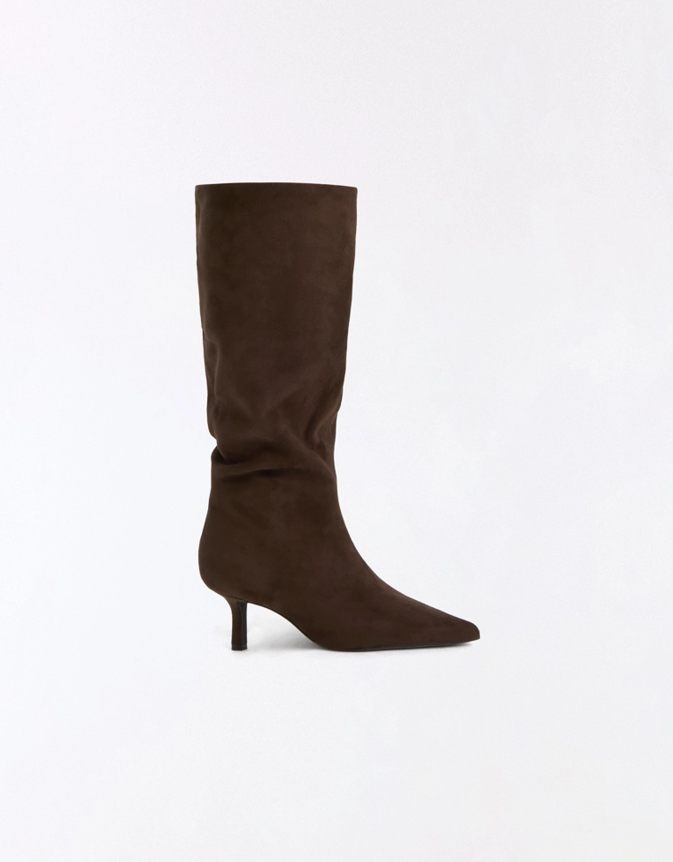 Kitten heel boots